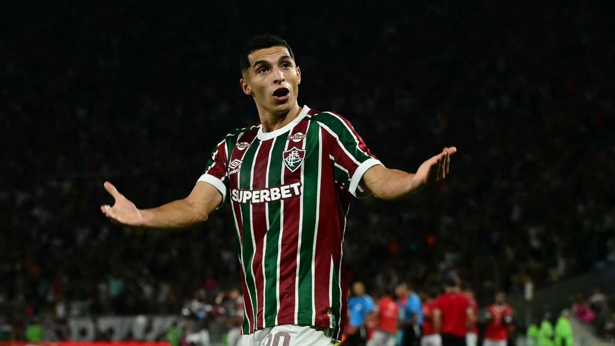 Kevin Serna recibió premio en Fluminense como uno de los mejores de 2025