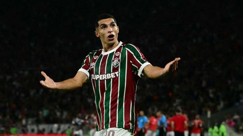 Kevin Serna recibió premio en Fluminense como uno de los mejores de 2025