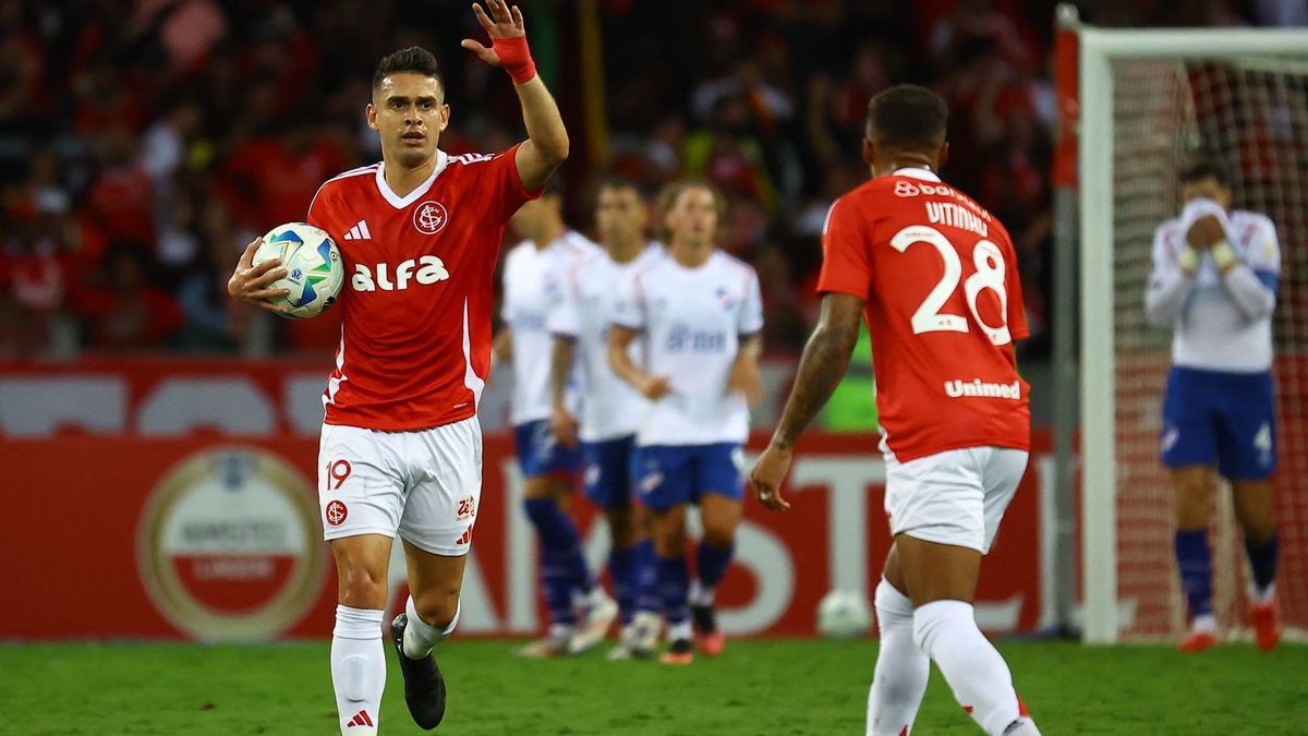 Rafael Santos Borré podría descender en Brasil