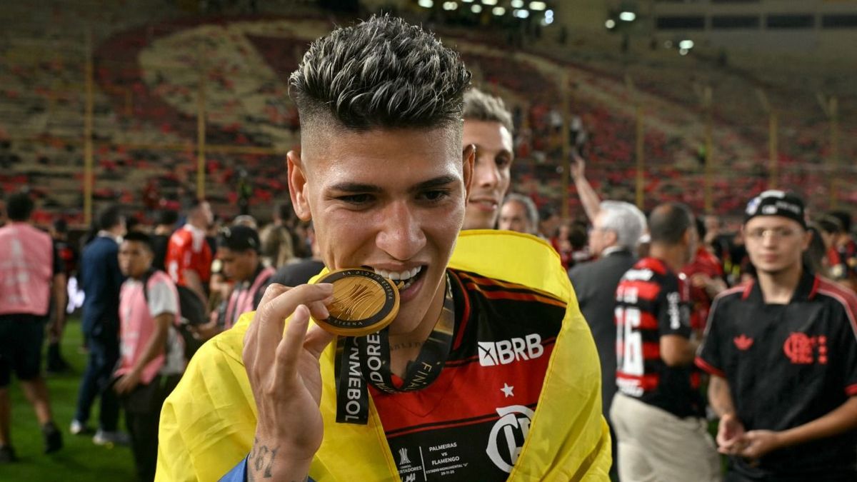 Jorge Carrascal campeón con Flamengo de la Copa Libertadores y el Brasileirao