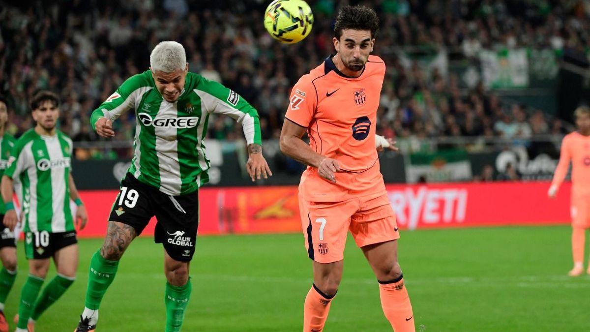 Juan Camilo Hernández marcó gol contra el Barcelona