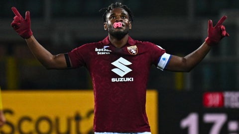 Duván Zapata celebra gol con el Torino