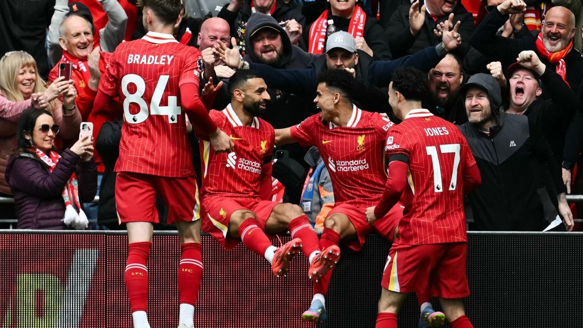 Mohamed Salah y Luis Díaz en Liverpool