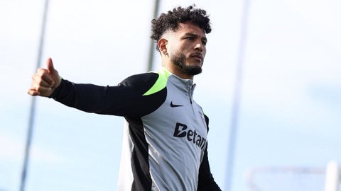 Luis Javier Suárez saca pecho por el Sporting tras la derrota ante el Bayern