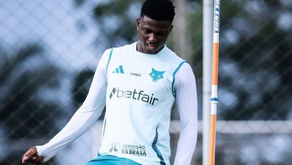 Primer problema para Néiser Villarreal: se complicaría su debut en Cruzeiro