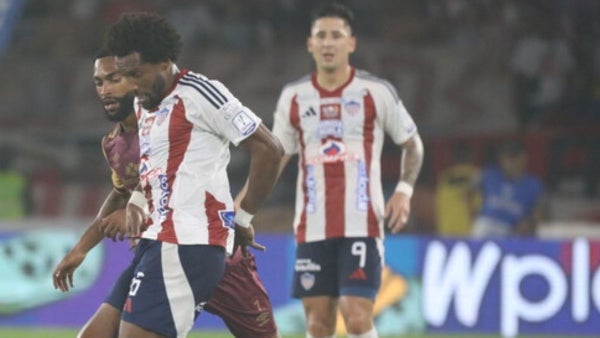 [VIDEO] Paiva aprendió de Teo y salió mal: cabezazo y expulsión vs Tolima