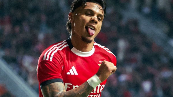 [VIDEO] Richard Ríos, intratable en Portugal: golazo de volea en Copa