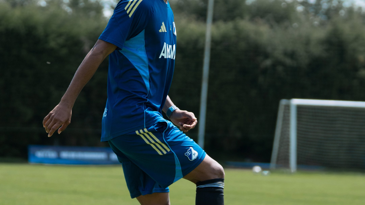 Jugador de Millonarios entrenando en pretemporada