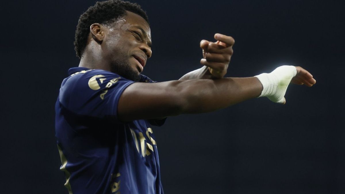 Jhon Jáder Durán celebra gol en Fenerbahce