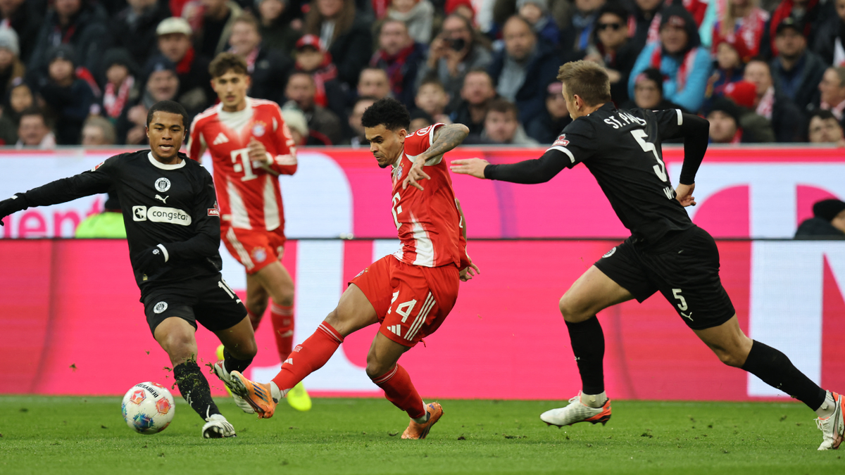 Luis Díaz en partido con el Bayern