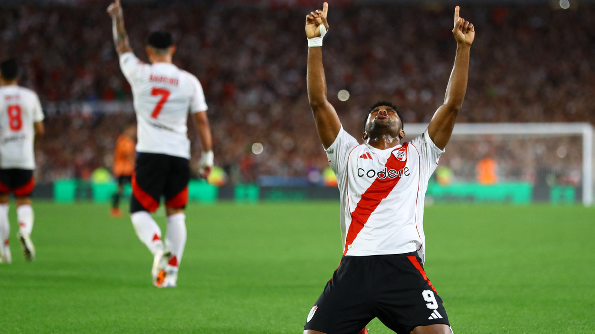 Borja con la camiseta de River Plate
