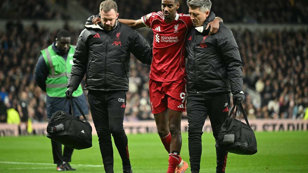 Alexander Isak, figura de Liverpool que sufrió lesión