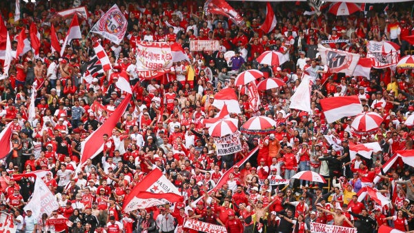Tensión en Santa Fe: hinchas inician protesta previo a la Copa Libertadores