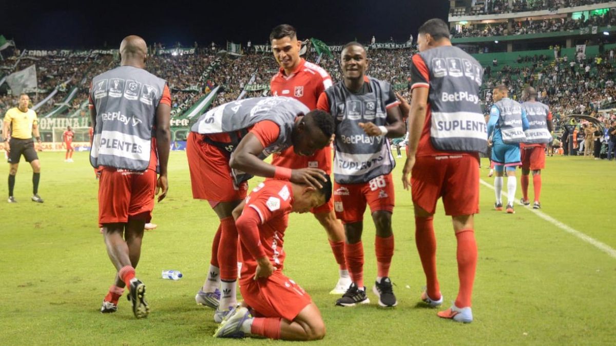 América negocia el regreso de un volante 'veterano'