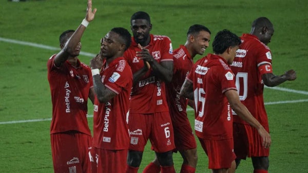 América se desarma: negocia la salida dos jugadores más