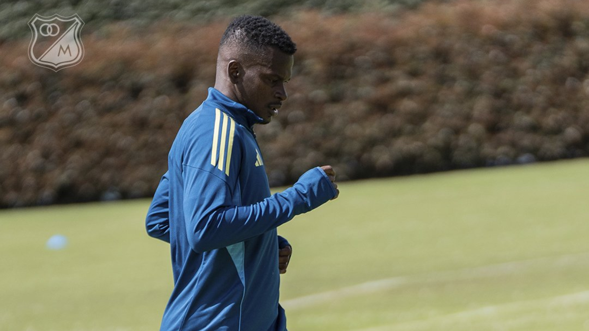 Carlos Darwin Quintero entrenando con Millonarios