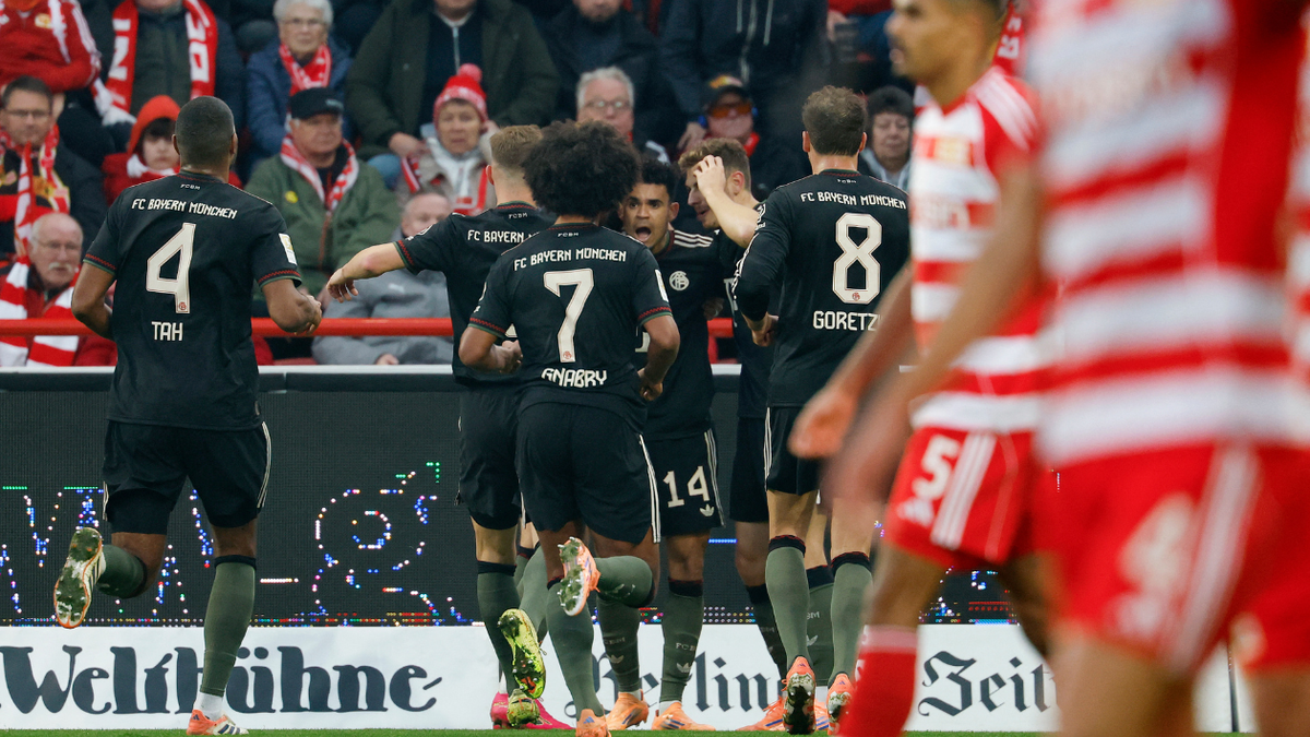 Plantilla del Bayern celebrando un gol