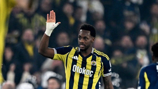 Oficial: Jhon Durán recibe sanción en Turquía tras ganar título con Fenerbahce