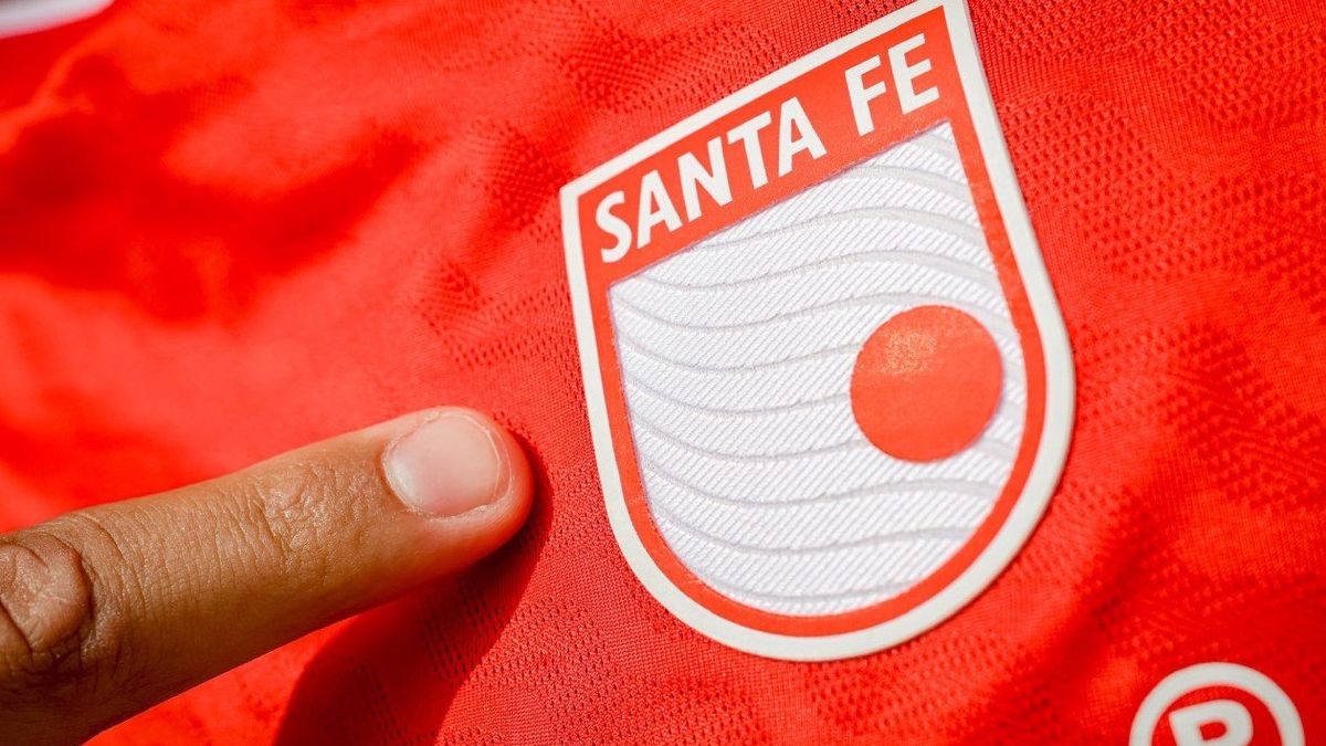 Camisa de Santa Fe para la Liga BetPlay 2026