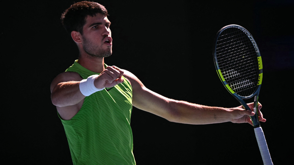 Alcaraz avanzó a tercera ronda y se encamina al título del Australian Open