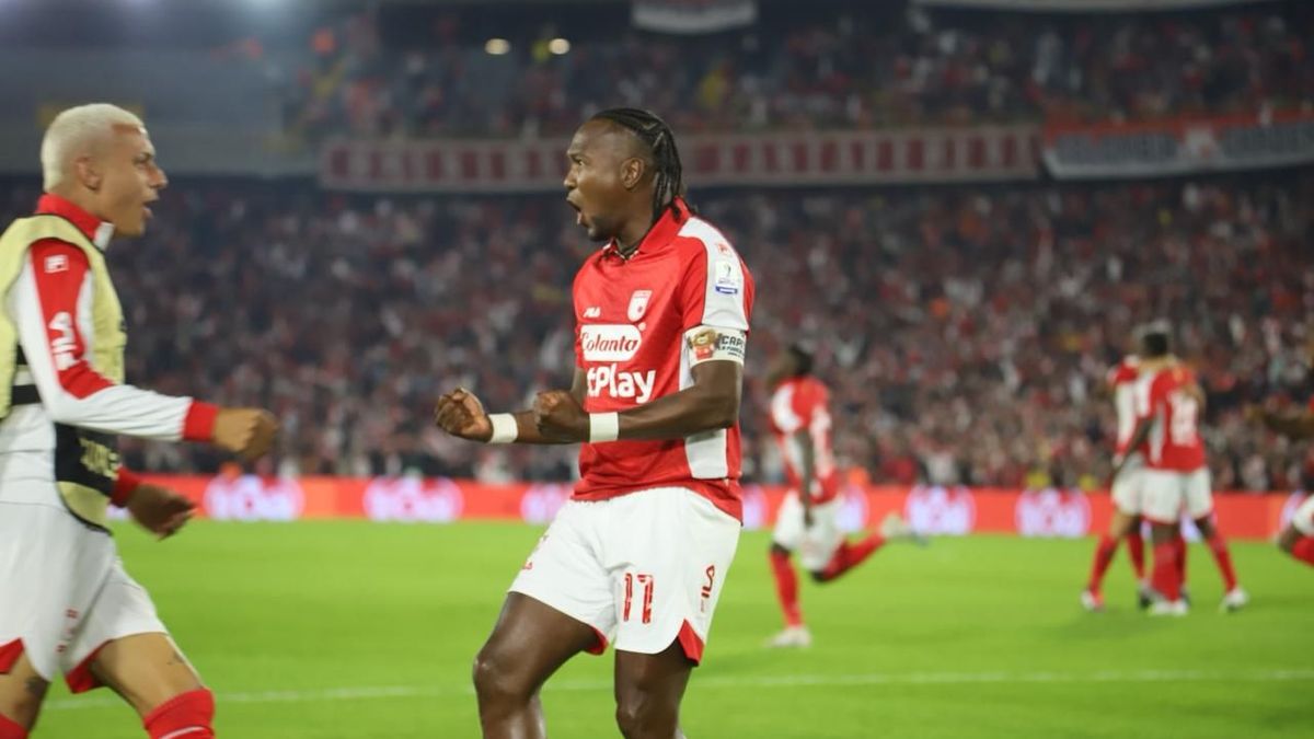 Hugo Rodallega celebra gol