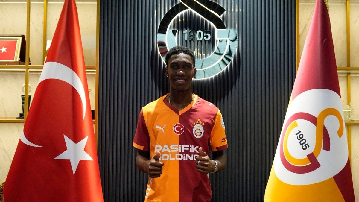 Yáser Asprilla fue presentado en Galatasaray