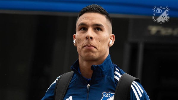 [Video] Mateo García, jugador e hincha de Millonarios, lloró durante el himno de Bogotá