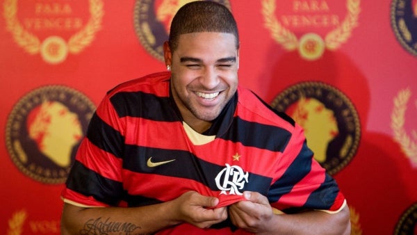 [Video] Amenaza de Adriano por presunta suplantación: 