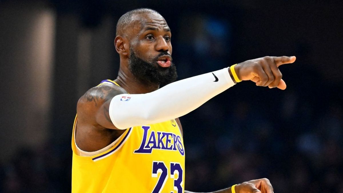 Lebróin James alcanza registro histórico en la NBA.