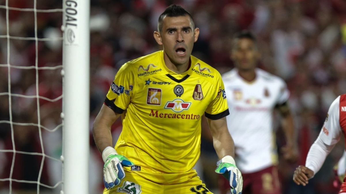 Joel Silva fue anunciado por un equipo del FPC