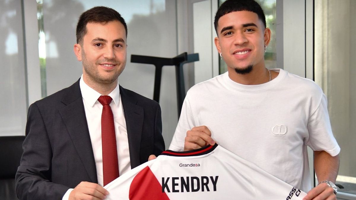 Kendry Páez fue presentado en River Plate