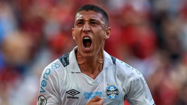Monsalve recibe un duro golpe en Gremio: inminente decisión con el colombiano