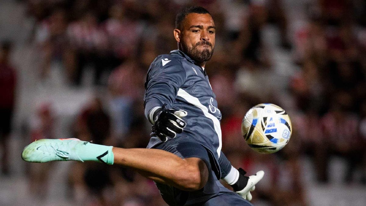 Álvaro Montero, portero colombiano en Vélez