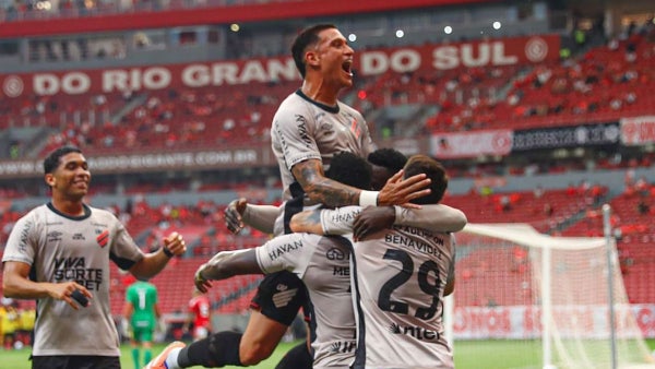 Athletico Paranaense busca un colombiano tras no concretar la llegada de Cetré: ya hay candidato