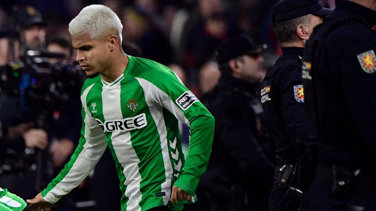 Juan Camilo Hernández con el Real Betis