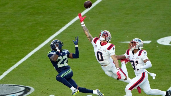 [Video] El colombiano González brilla en el Super Bowl; grandes atrapadas