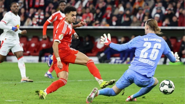 [Video] Luis Diaz, de zurda, hizo gol en Bayern vs Leipzig