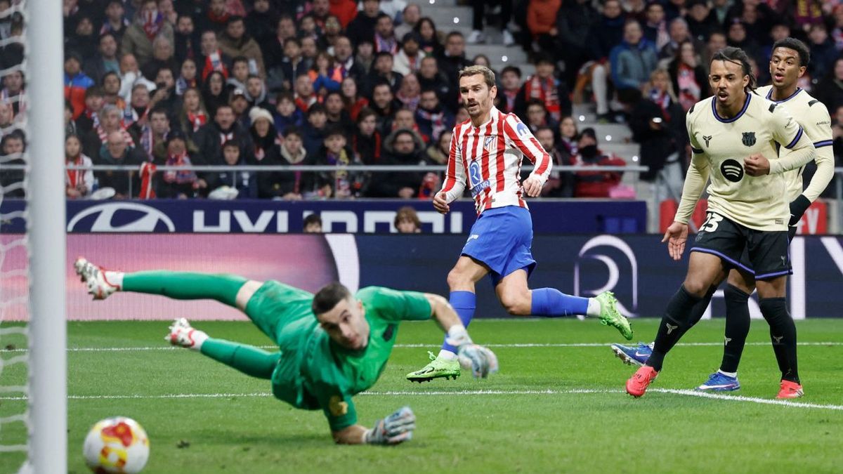 Los dos primeros goles de Atlético de Madrid ante Barcelona