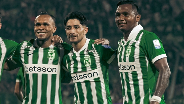 ¿Alfredo Morelos debió ser expulsado?