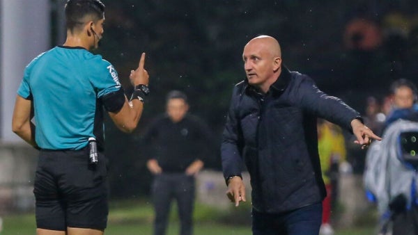 Extremo internacional rechazó a Santa Fe: problemas para Repetto