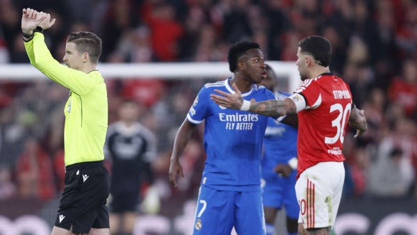 [Video] Vinícius indignado; acusó 'ataque racista' de un jugador del Benfica