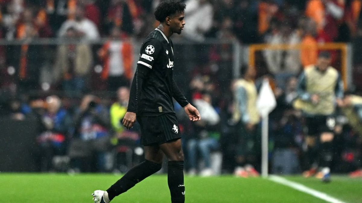 Juan David Cabal expulsado en Galatasaray vs Juventus