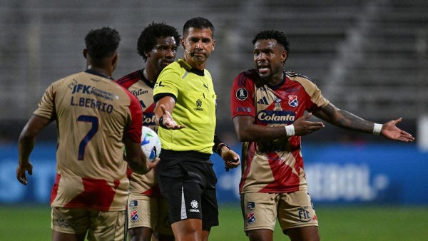 Medellín no apelará la sanción a Alejandro Restrepo por Libertadores, ¿por qué?