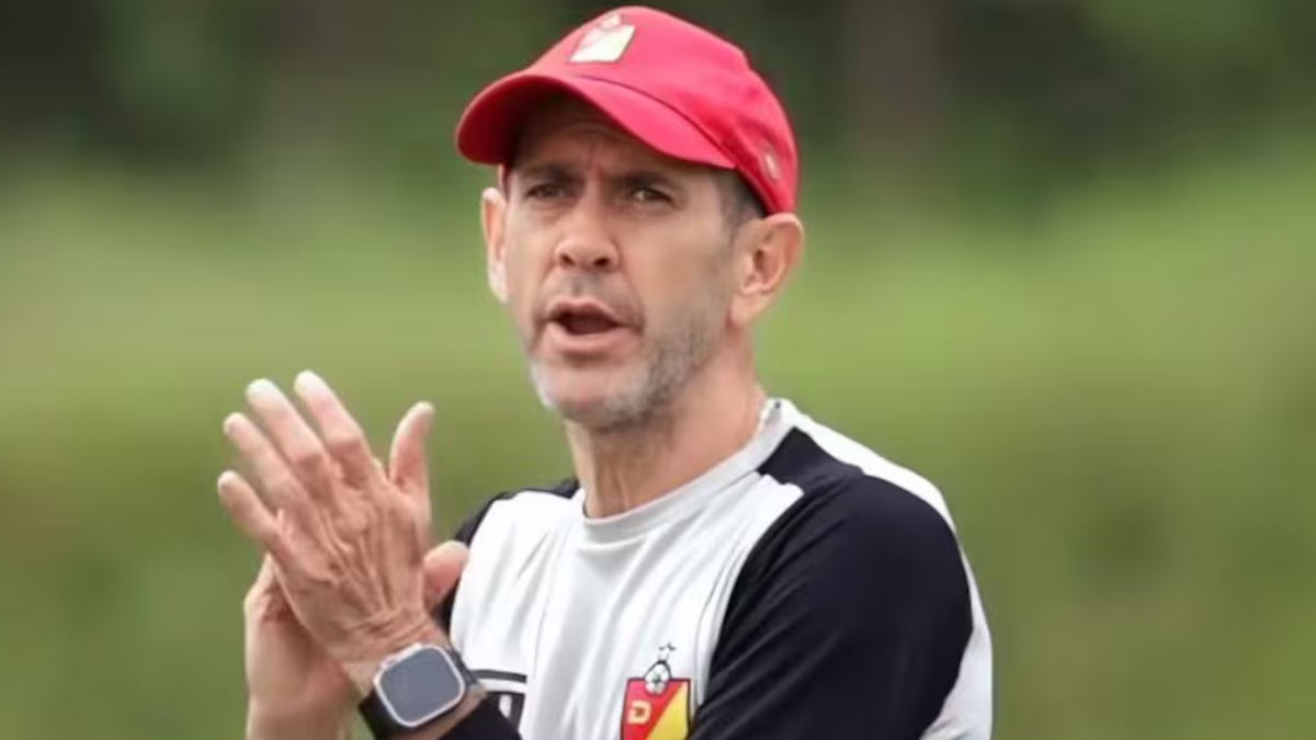 Arturo Reyes habló sobre el jugador que dejó botado a Pereira