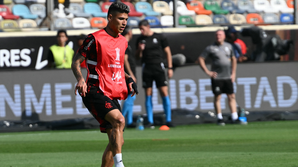 Flamengo rechaza oferta millonaria de Medio Oriente por Carrascal