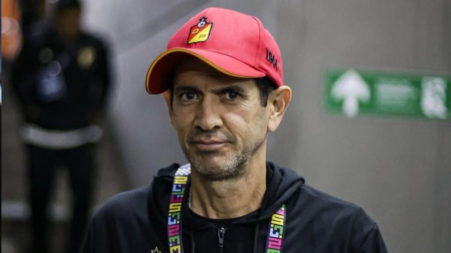 Arturo Reyes, DT del Pereira.