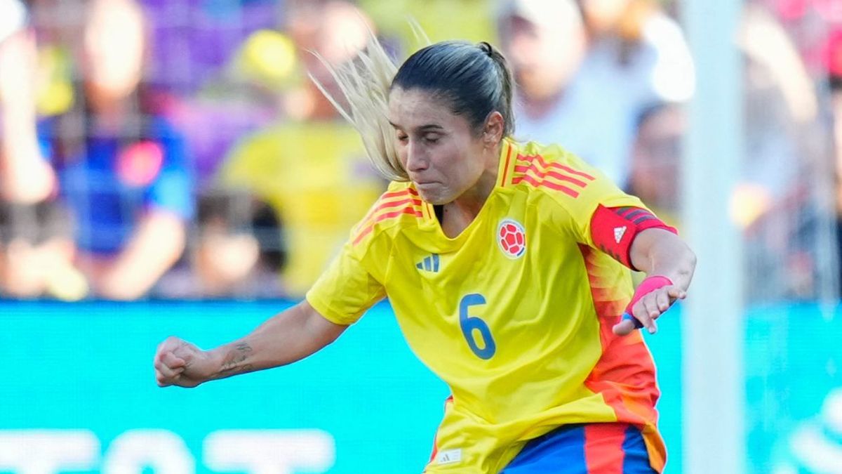 Daniela Montoya casi hace autogol en Colombia vs Estados Unidos