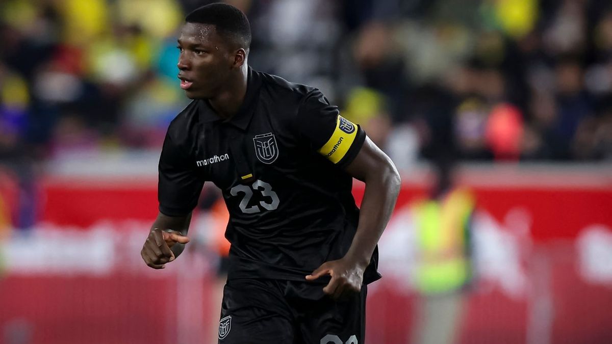 Moisés Caicedo en selección de Ecuador