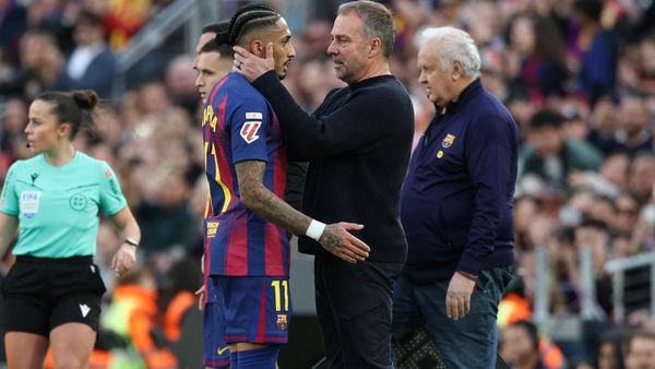 Preocupación en Barcelona tras la polémica que abrió Hansi Flick con su renovación