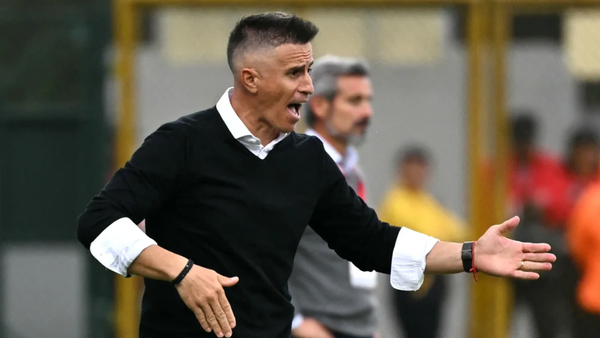 Pablo Peirano alista su regreso como técnico tras salida de Nacional y Santa Fe